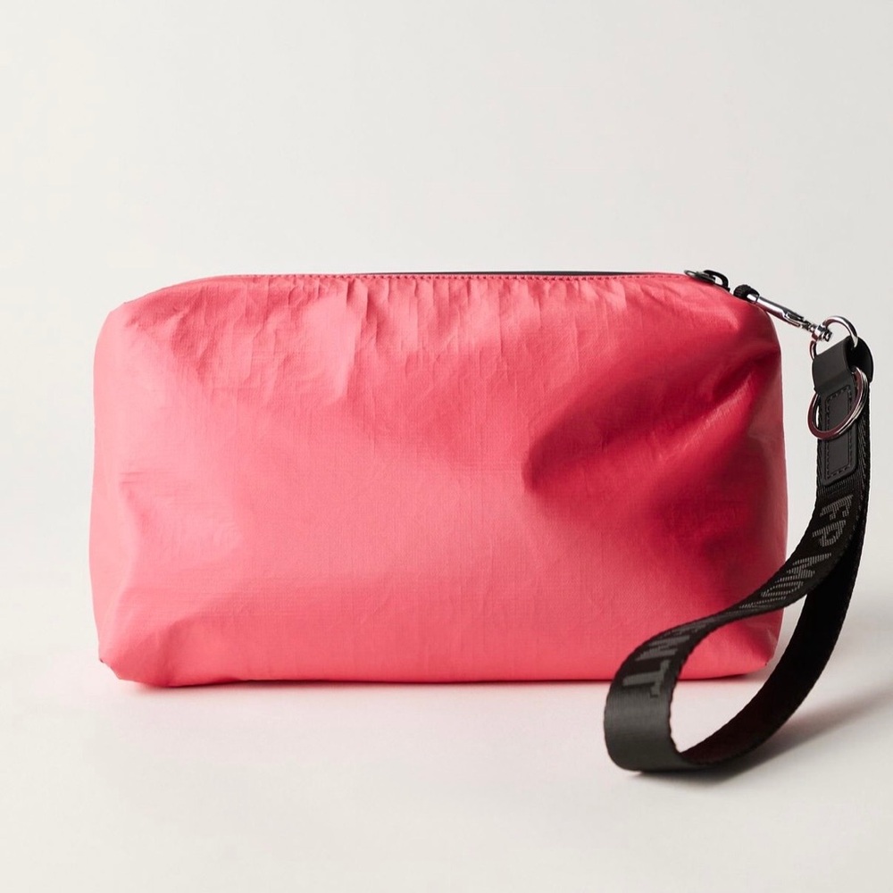 FP Movement Total Access Pouch - Picture 2 of 10